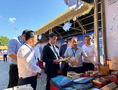 1788853629-h-320-888.jpg